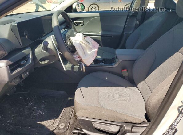 3KPFT4DE0TE284417 2026 KIA K4 Green Вид салону спереду