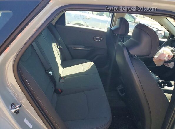 3KPFT4DE0TE284417 2026 KIA K4 Green Вид задньої частини салону