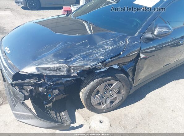 3KPFT4DE0TE304813 2026 KIA K4 Gray Вид спереду