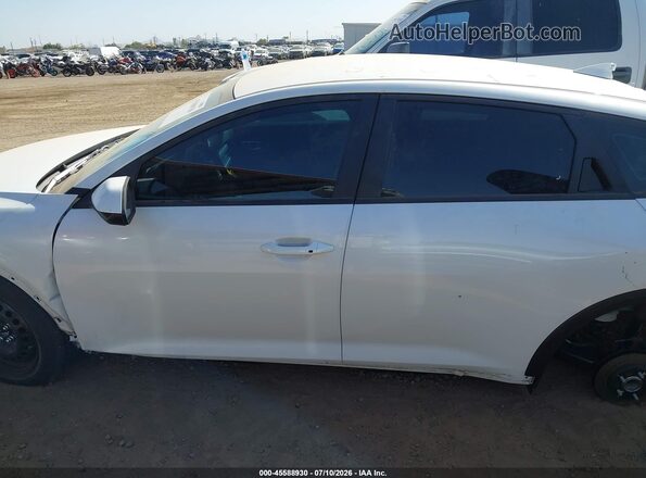 3KPFT4DE0TE315097 2026 KIA K4 White Вид задньої частини салону