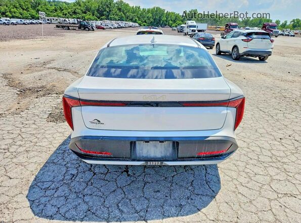 3KPFT4DE1SE005362 2025 KIA K4 White Հետևի տեսք
