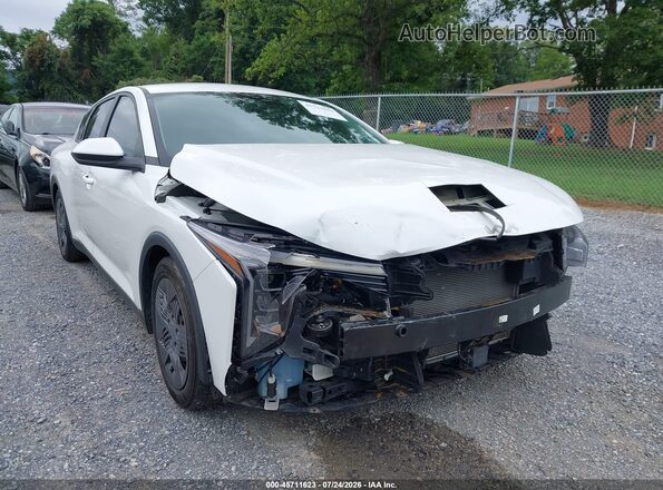 3KPFT4DE1SE014286 2025 KIA K4 White Widok z przodu