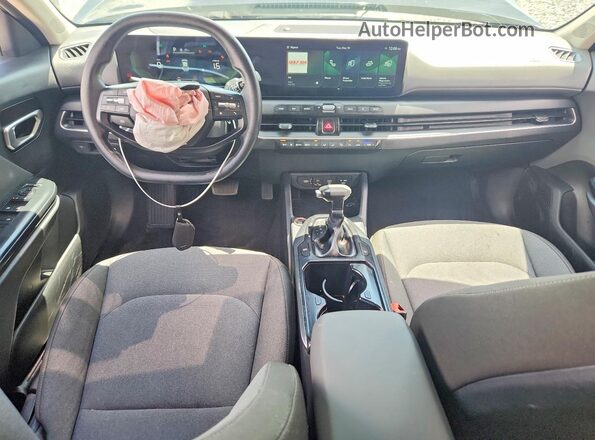 3KPFT4DE1SE094723 2025 KIA K4 Black Widok deski rozdzielczej