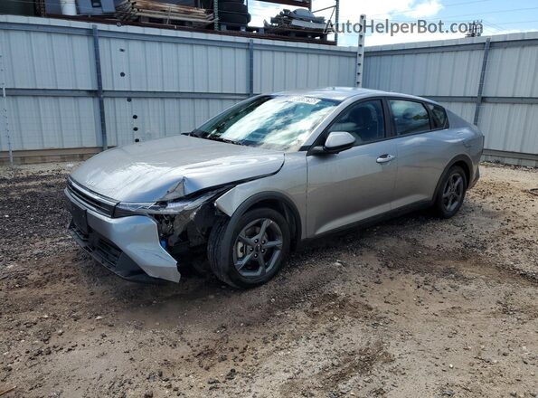 3KPFT4DE1SE141720 2025 KIA K4 Silver VIN კოდის სტიკერის ხედი