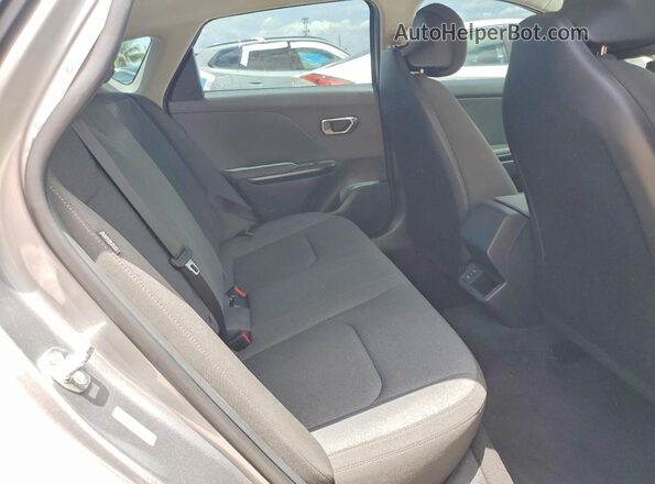 3KPFT4DE1SE151499 2025 KIA K4 Silver უკანა სავარძლების ხედი