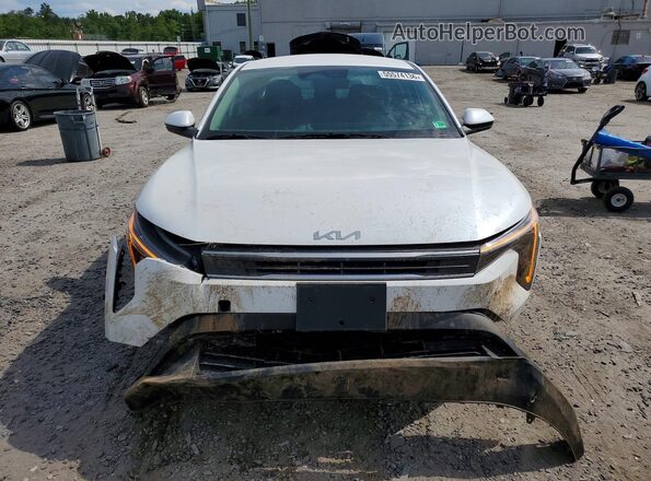 3KPFT4DE1SE172174 2025 KIA K4 White Вид спереду