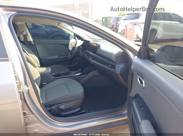 3KPFT4DE1SE179092 2025 KIA K4 Gray Widok wnętrza z przodu
