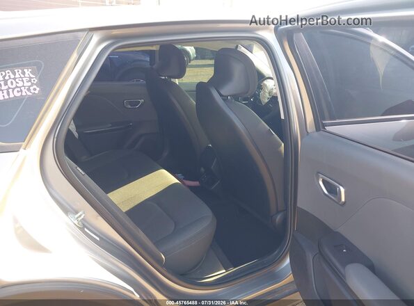 3KPFT4DE1SE179092 2025 KIA K4 Gray Widok naklejki z numerem VIN
