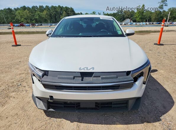 3KPFT4DE2SE079518 2025 KIA K4 White Դիմացի տեսք