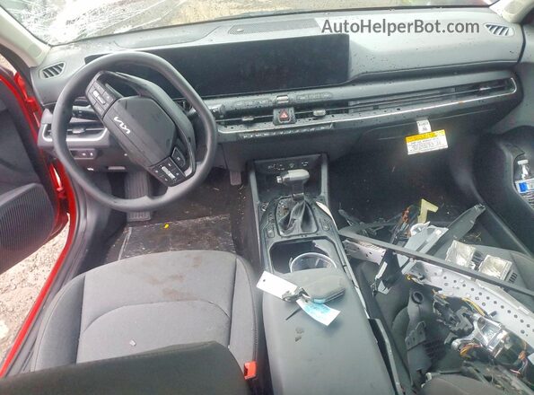 3KPFT4DE2SE116714 2025 KIA K4 Red Widok deski rozdzielczej