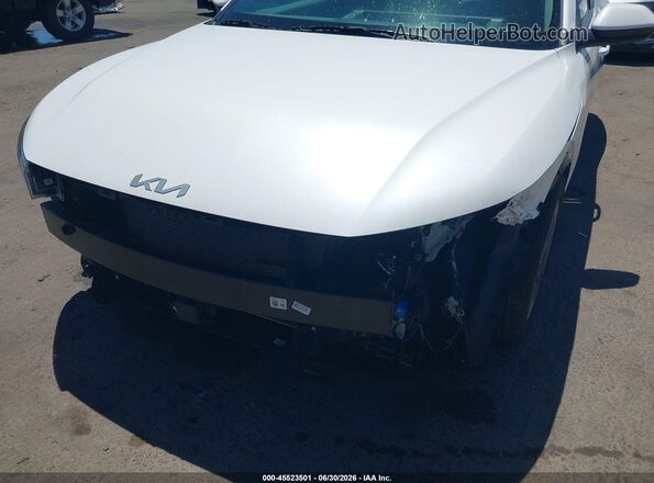 3KPFT4DE2SE125302 2025 KIA K4 White წინა ხედი