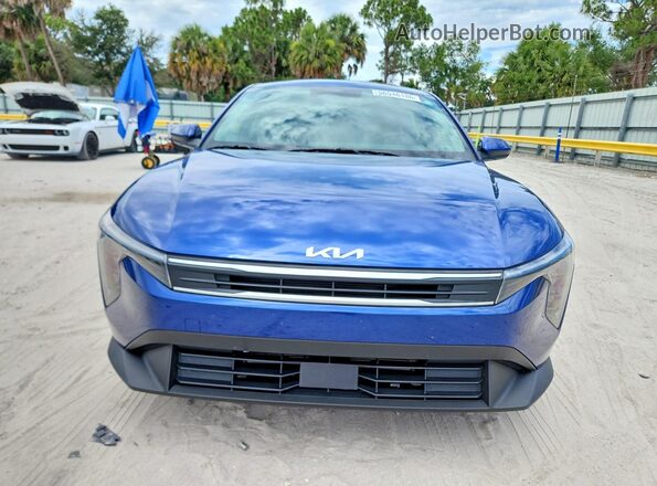 3KPFT4DE2SE139314 2025 KIA K4 Blue წინა ხედი