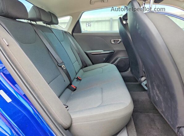 3KPFT4DE2SE139314 2025 KIA K4 Blue უკანა სავარძლების ხედი