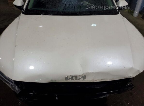 3KPFT4DE2SE198265 2025 KIA K4 White Вид задньої частини салону
