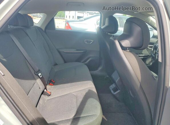 3KPFT4DE2SE250249 2025 KIA K4 Gray Widok tylnych siedzeń
