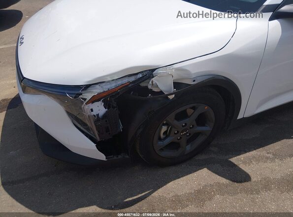 3KPFT4DE2TE302514 2026 KIA K4 White Front view