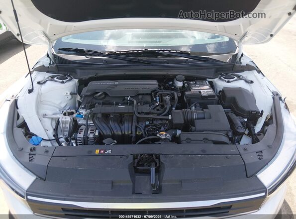 3KPFT4DE2TE302514 2026 KIA K4 White Rear view