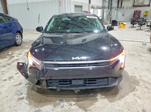 3KPFT4DE3SE017870 2025 KIA K4 Black წინა ხედი