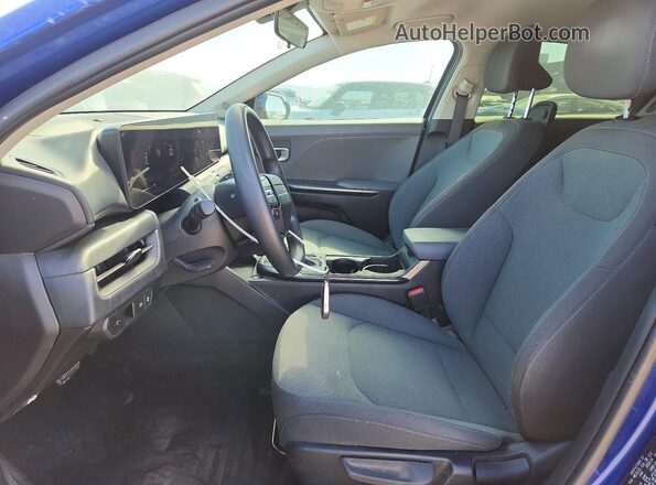 3KPFT4DE3SE029128 2025 KIA K4 Blue წინა სალონის ხედი