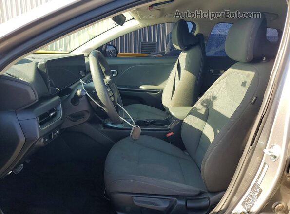 3KPFT4DE3SE029520 2025 KIA K4 Gray Front interior view