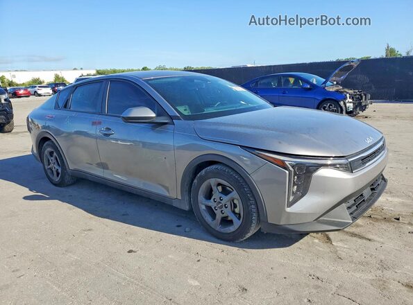 3KPFT4DE3SE029520 2025 KIA K4 Gray Front right