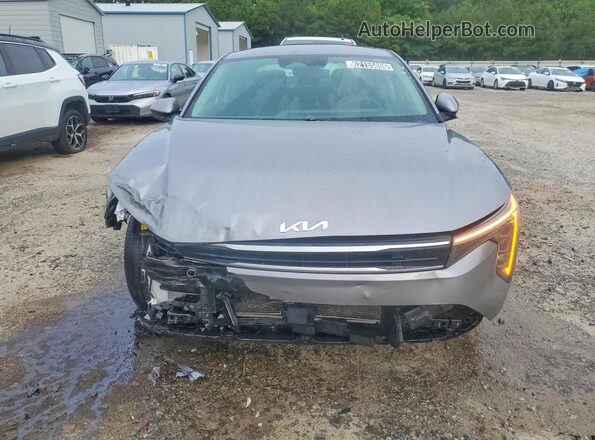 3KPFT4DE3SE042932 2025 KIA K4 Серый Вид спереди