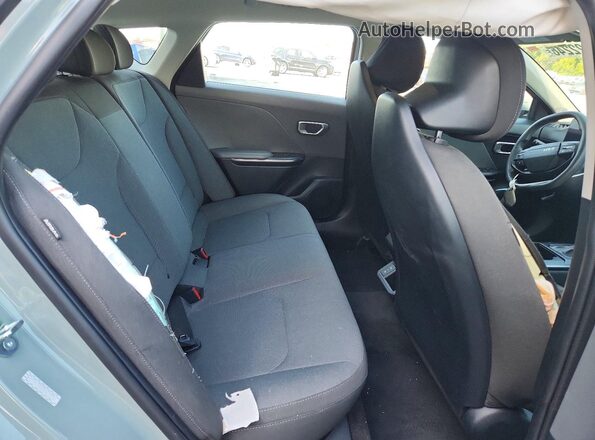 3KPFT4DE3SE070715 2025 KIA K4 Gray Widok tylnych siedzeń