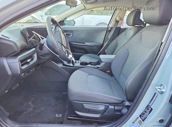 3KPFT4DE3SE070715 2025 KIA K4 Gray Widok wnętrza z przodu