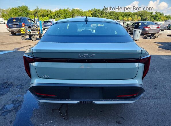 3KPFT4DE3SE070715 2025 KIA K4 Gray Widok z tyłu