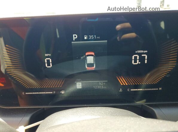 3KPFT4DE3SE140150 2025 KIA K4 White Սարքավորումների վահանակի տեսք