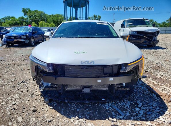 3KPFT4DE3SE207085 2025 KIA K4 White Front view