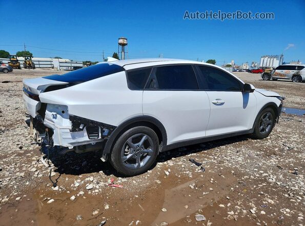 3KPFT4DE3SE207085 2025 KIA K4 White Rear right