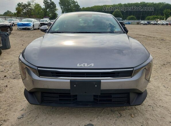 3KPFT4DE3TE256482 2026 KIA K4 Gray Front view