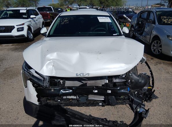3KPFT4DE3TE307575 2026 KIA K4 White Սարքավորումների վահանակի տեսք
