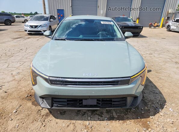 3KPFT4DE4SE184366 2025 KIA K4 Gray Вид спереду