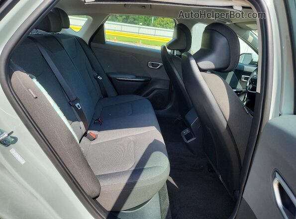 3KPFT4DE4SE184366 2025 KIA K4 Gray Вид задніх сидінь