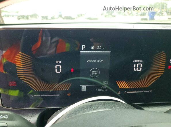 3KPFT4DE4SE186411 2025 KIA K4 Red Vista del cuadro de instrumentos