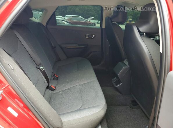 3KPFT4DE4SE186411 2025 KIA K4 Red Vista de los asientos traseros
