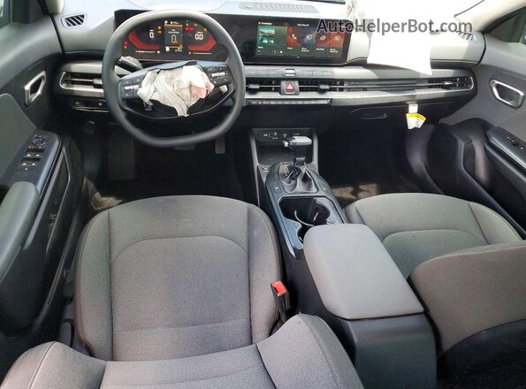 3KPFT4DE4SE219990 2025 KIA K4 Black Dashboard view