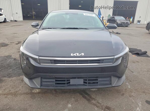 3KPFT4DE4SE226292 2025 KIA K4 Black Դիմացի տեսք