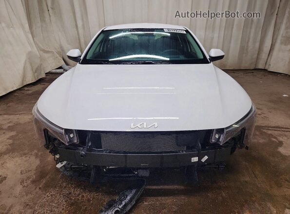 3KPFT4DE4TE257527 2026 KIA K4 White Widok z przodu