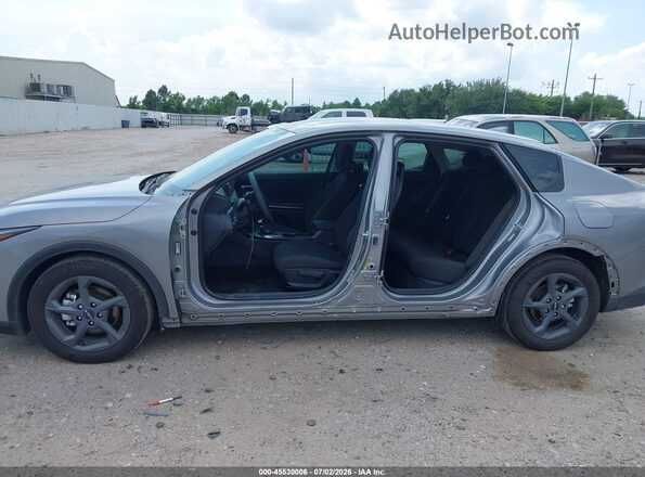 3KPFT4DE4TE325468 2026 KIA K4 Gray Դիմացի տեսք