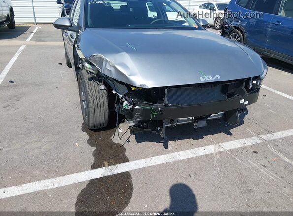 3KPFT4DE4TE332646 2026 KIA K4 Gray Front view