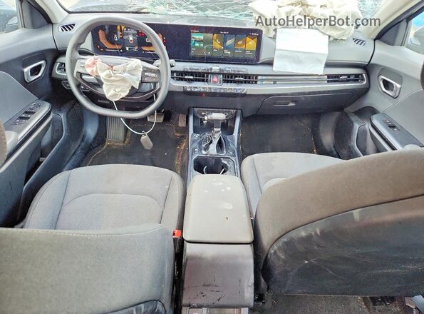 3KPFT4DE5SE021533 2025 KIA K4 Gray Dashboard view