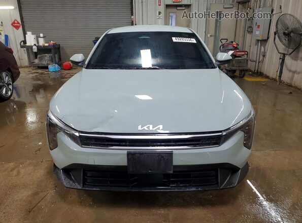 3KPFT4DE5SE117291 2025 KIA K4 Silver Front view
