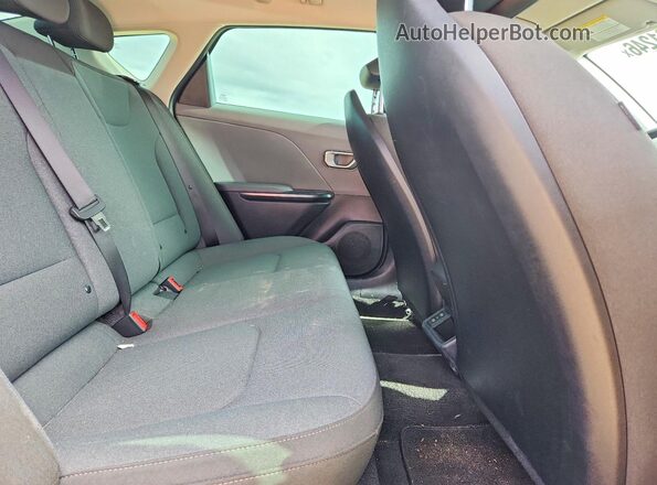 3KPFT4DE5SE176342 2025 KIA K4 Blue უკანა სავარძლების ხედი