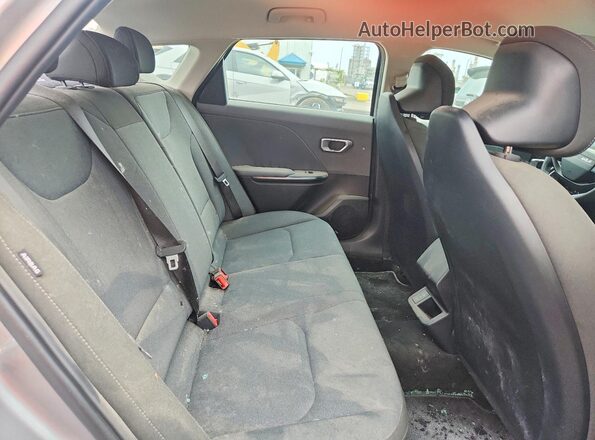 3KPFT4DE5SE205189 2025 KIA K4 Silver უკანა სავარძლების ხედი
