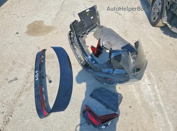 3KPFT4DE5TE279231 2026 KIA K4 Black Vista del compartimento del motor