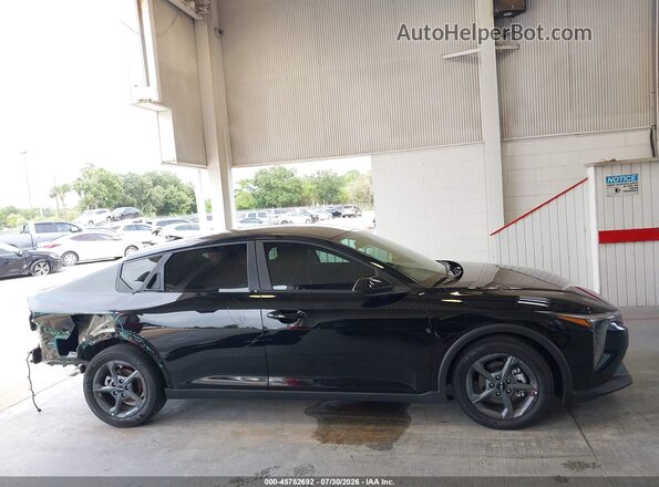 3KPFT4DE5TE332364 2026 KIA K4 Black Սալոնի 360 աստիճան տեսք