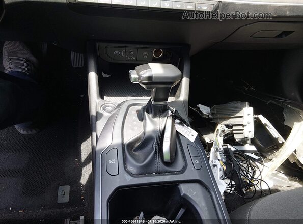 3KPFT4DE6SE009374 2025 KIA K4 White Vista del salpicadero